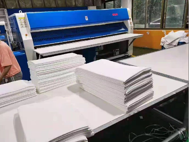 类乌齐高速熨烫机-01